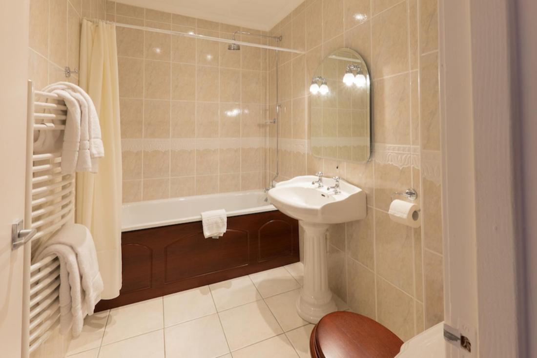 The Cedars Guest House Данун Екстериор снимка